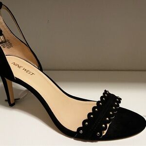 New Nine West Heels. Never worn. Beautiful Black Suede. Size 10.
